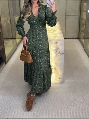 NWT Brazilian Boutique Linen Blend Floral Maxi Dress - Stretchy - M
